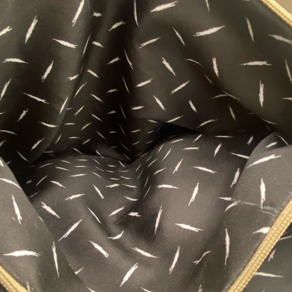 Kensie Vegan Leather Tote Purse handbag tan Tassel Double handles - Picture 8 of 11